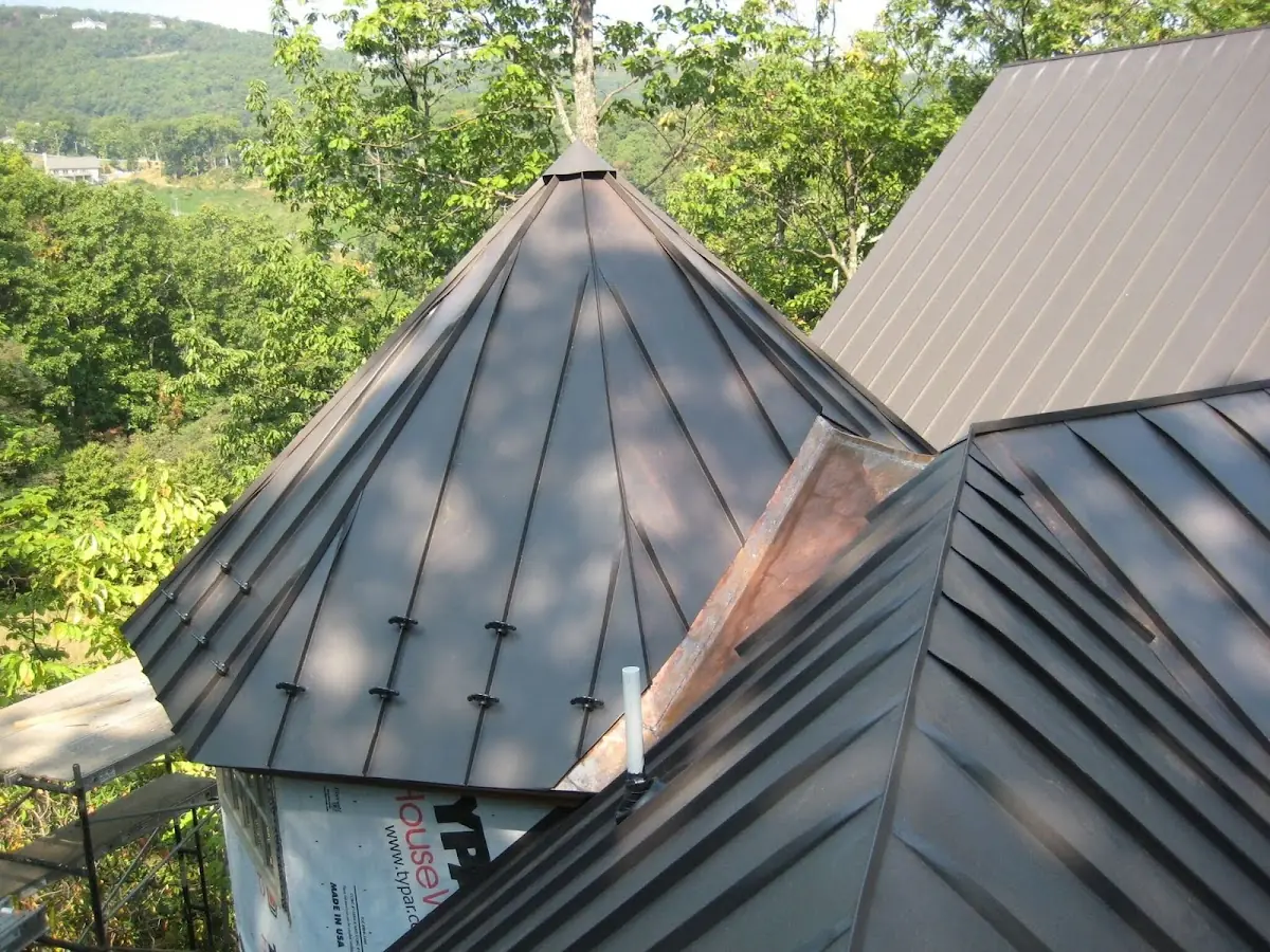 Professional Roof Tarp Installation by Craftsman Roofing in Waggaman Heights